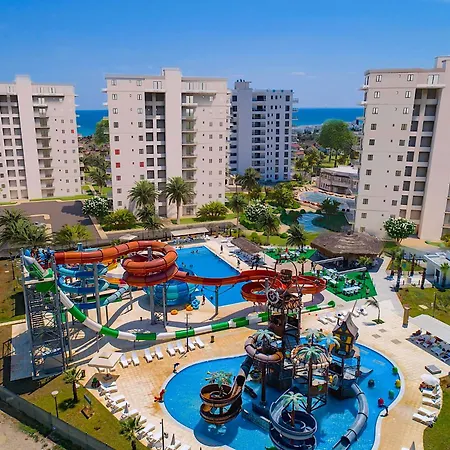 Gloria With Seaview In Caesar Blue Resort, Lunch 4 Pm, Gym With Sauna And Heated Swimming Pool